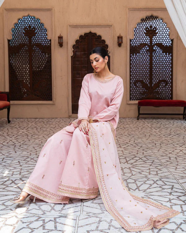 Pink Magic;A 3-Piece Stitched Suit