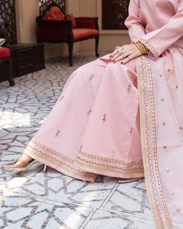 Pink Magic;A 3-Piece Stitched Suit